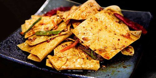 金记食品小厨房 鲜香麻辣开胃 解锁豆皮新吃法 孜然豆腐皮